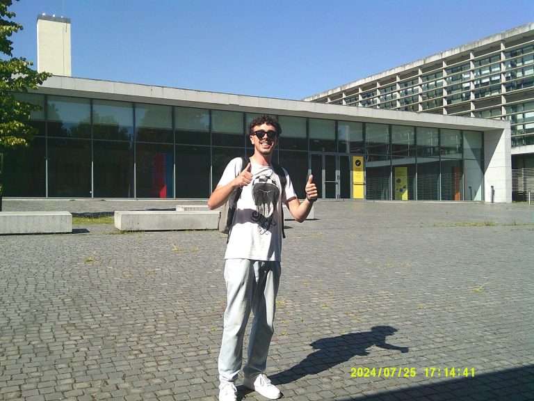 This was at the entrance to the epidemiology faculty.
- Particpant, Porto