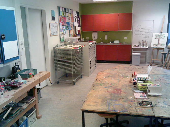 My workspace where I receive groups and individual clients. I fulfilled my dream by going back to school at age 50 with DUO funding. As an art therapist I work every day with materials and design. Through art I connect with the feelings and thoughts of severely traumatized children. They give shape to things for which no words can be found. I consciously chose to work with the youth in my own city; The need is great and the problems these young people face are complex. Everyone in youth care works extremely hard and is deeply committed, but the organizations are a financial and communicative mess. I keep it within my studio—otherwise I feel too much frustration about the mental health organizations. In this space everyone can be themselves– I can too, and we are equals.
- Mother participant, Rotterdam
