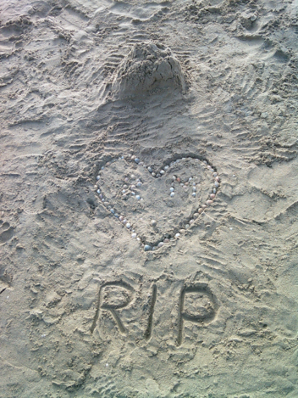 My mother died February last year, and we’ve only just got around to actually dealing with the ashes. She wanted her and my dad buried on Weston Beach. So we thought if we could lay her to rest by the dunes. It got all of us together.
- Mother participant, Bristol