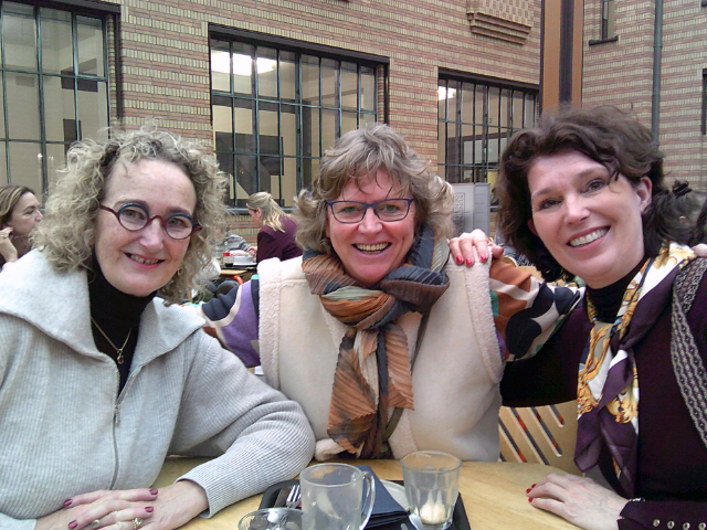 This is me and a few friends at a museum table. I’ve known them for 30 years, and we see each other about four times a year. We organize a cultural outing in Rotterdam or another city. We laugh and talk. Nothing too serious—mostly lots of laughter. We talk about art and culture. I also find it comforting. The nice things in life should remain accessible; we often take public transport and manage to get free tickets.
- Mother participant, Rotterdam